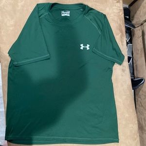 EUC Mens Under Armour tshirt